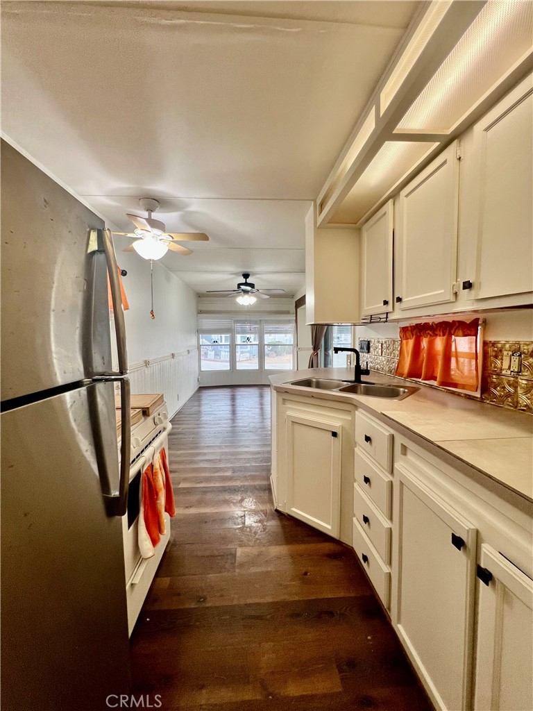 1295 S Cawston 75