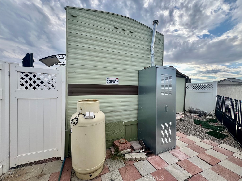 1295 S Cawston 75