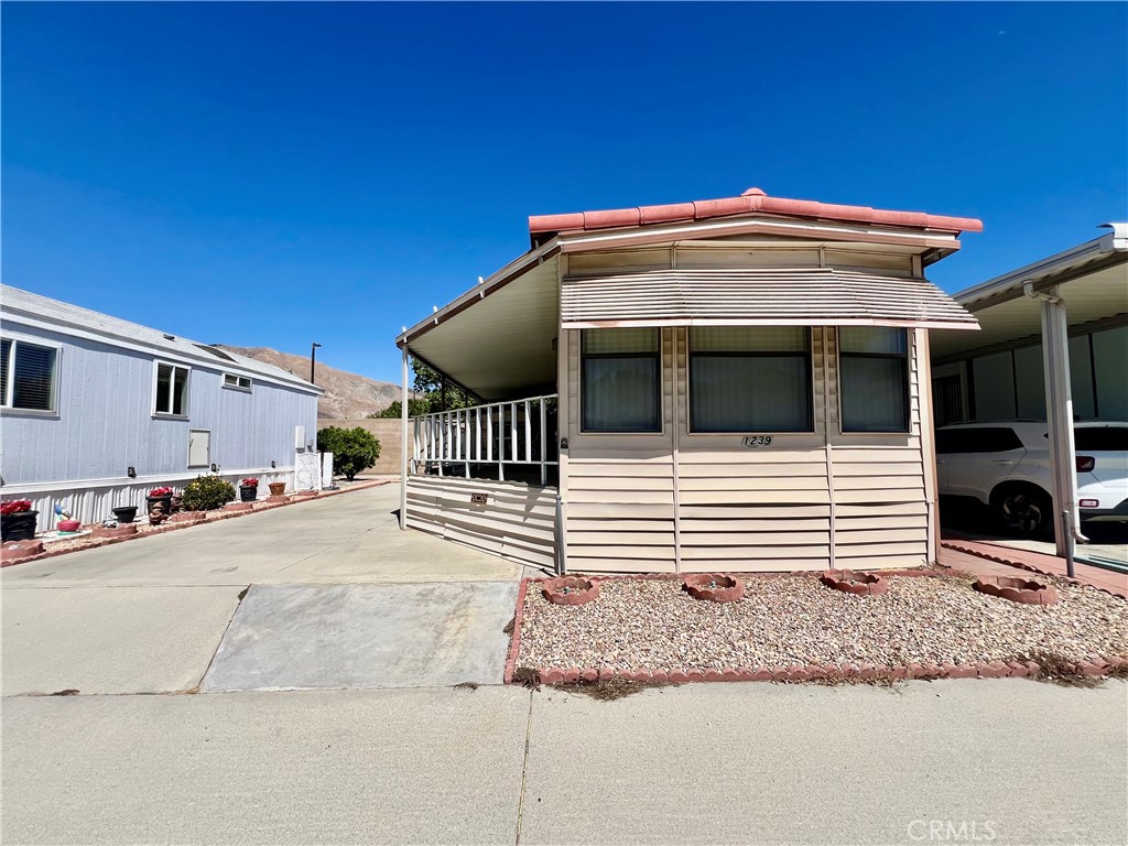 1239 Frontier Avenue