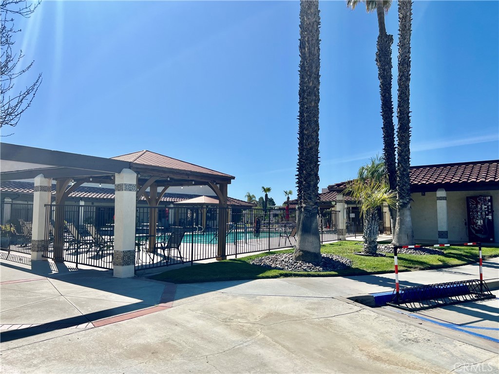 1239 Frontier Avenue