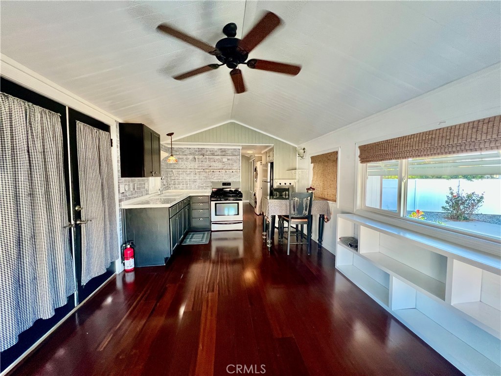 1295 S Cawston Avenue 249