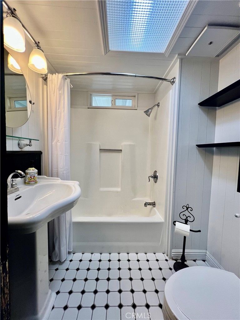 1295 S Cawston Avenue 249