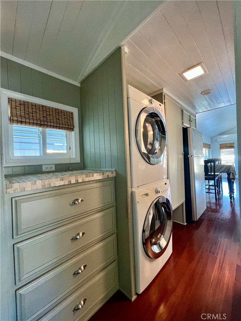 1295 S Cawston Avenue 249