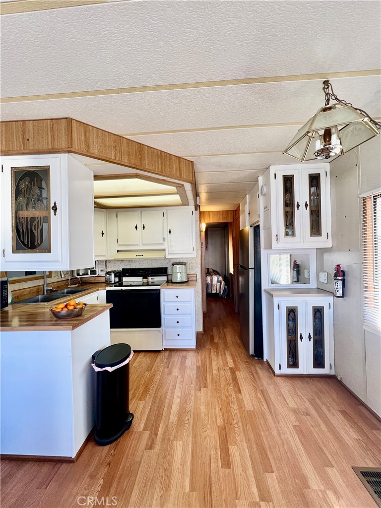 1417 Western