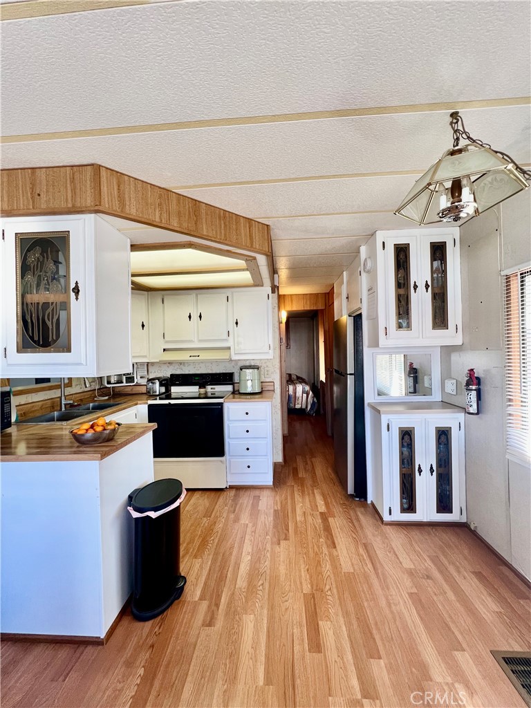 1417 Western