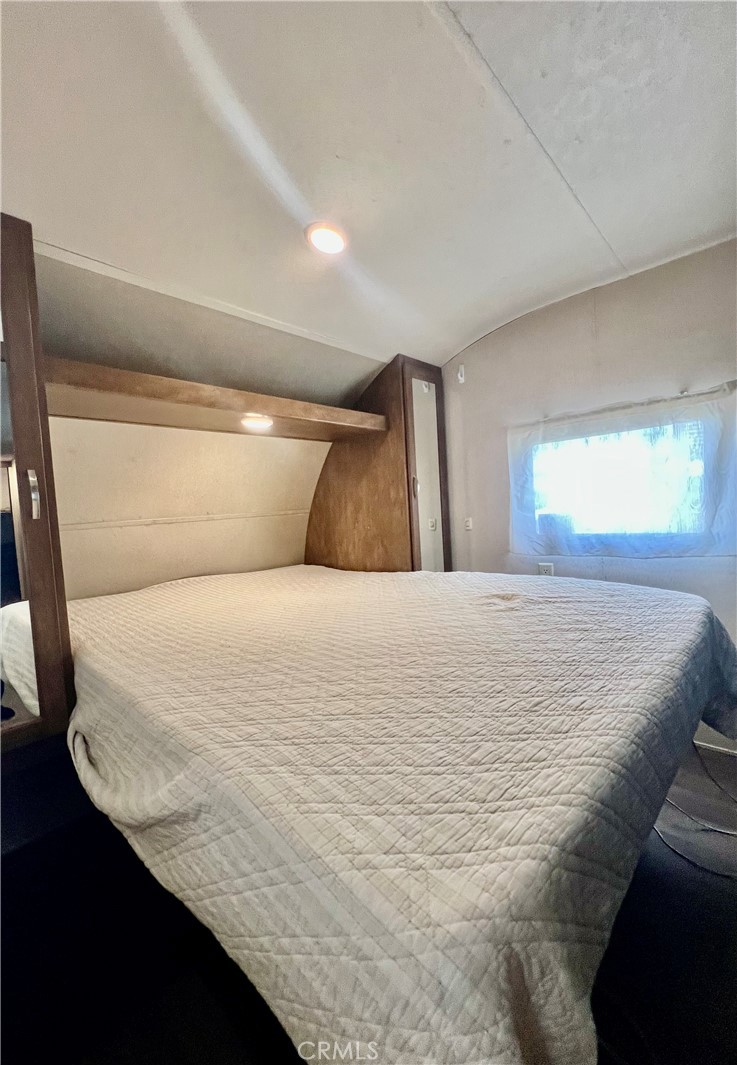 1295 S Cawston Avenue