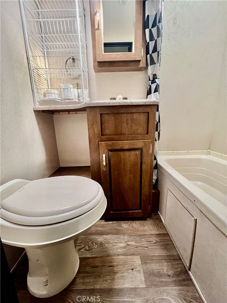 1295 S Cawston Avenue