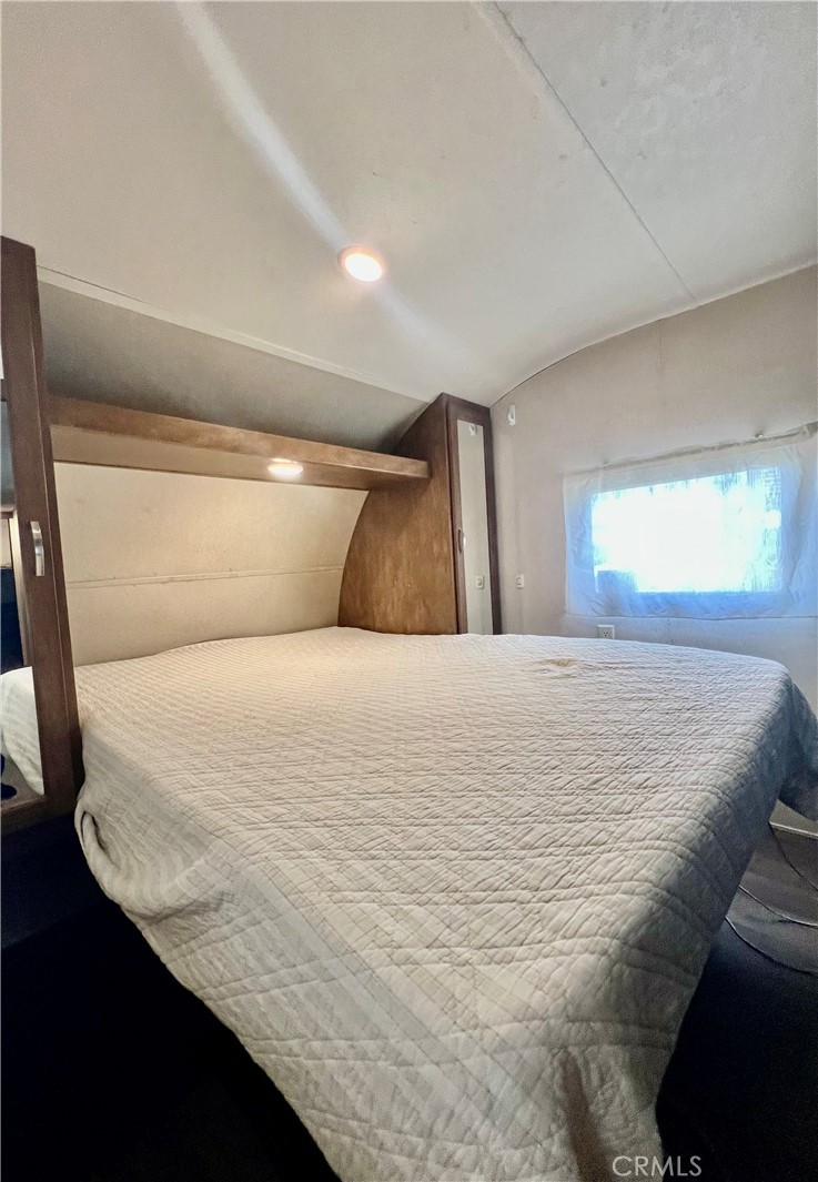 1295 S Cawston Avenue