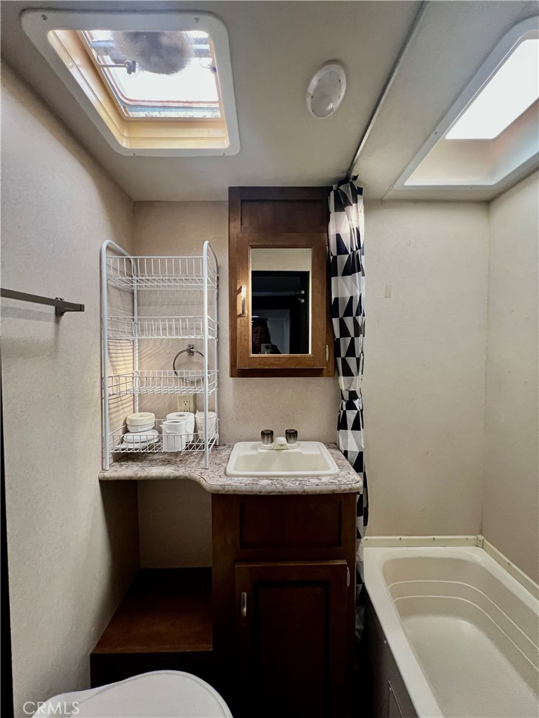 1295 S Cawston Avenue