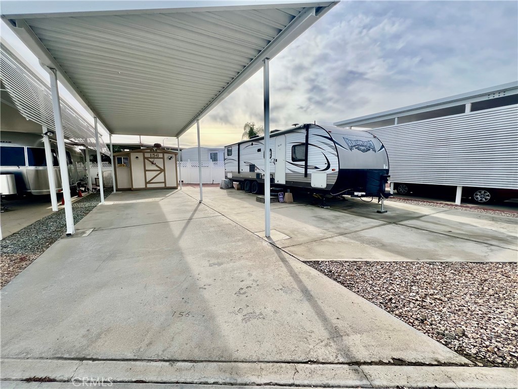 1295 S Cawston Avenue