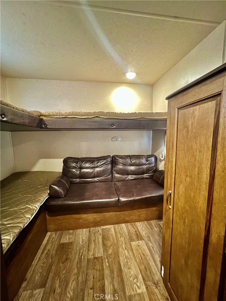 1295 S Cawston Avenue