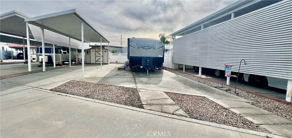 1295 S Cawston Avenue