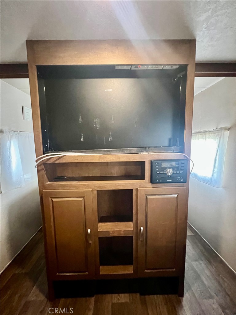 1295 S Cawston Avenue