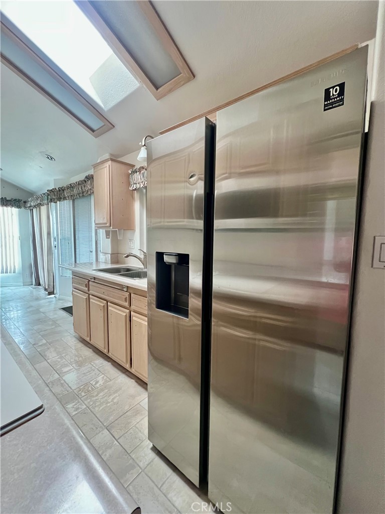 1295 S Cawston 429