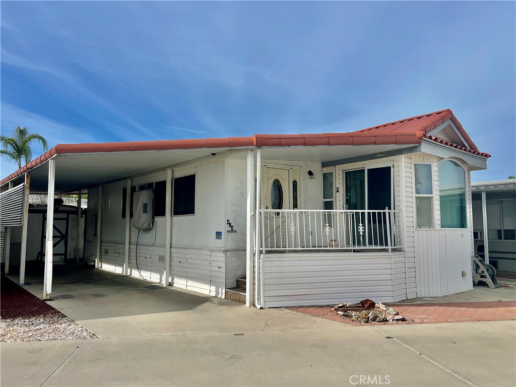 1295 S Cawston 429