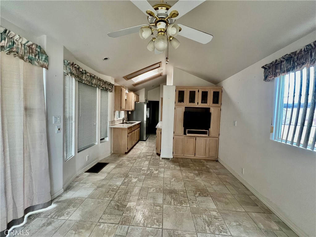 1295 S Cawston 429