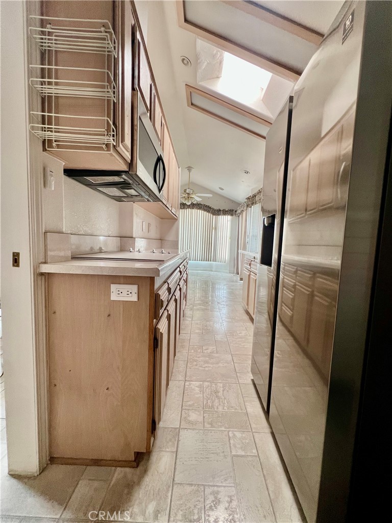 1295 S Cawston 429
