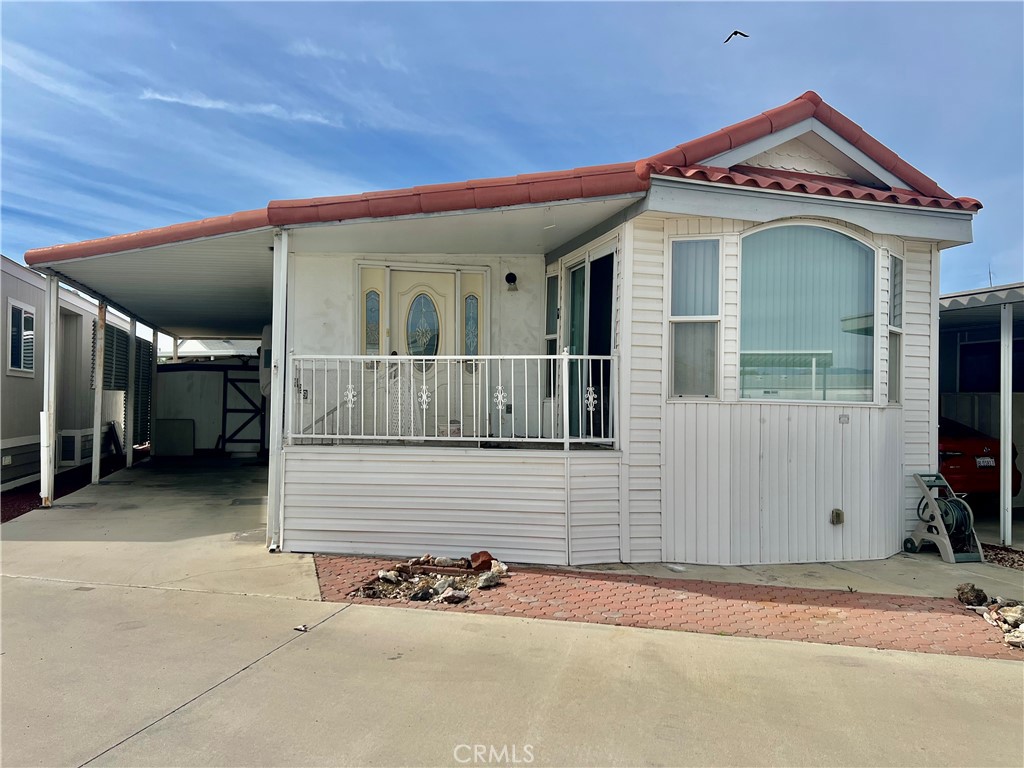 1295 S Cawston 429