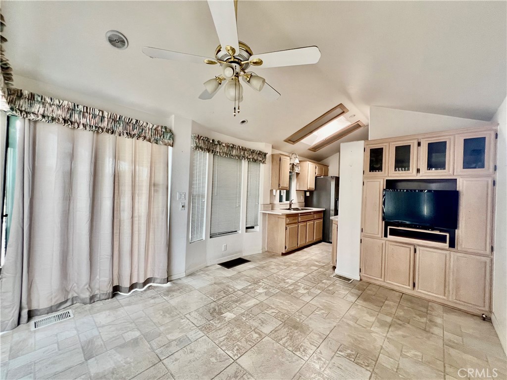 1295 S Cawston 429