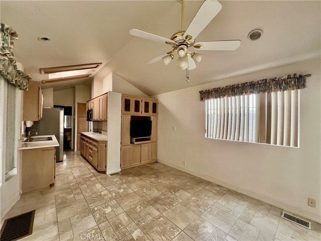 1295 S Cawston 429