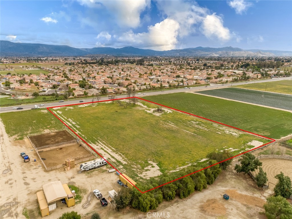 880 S Sanderson Street