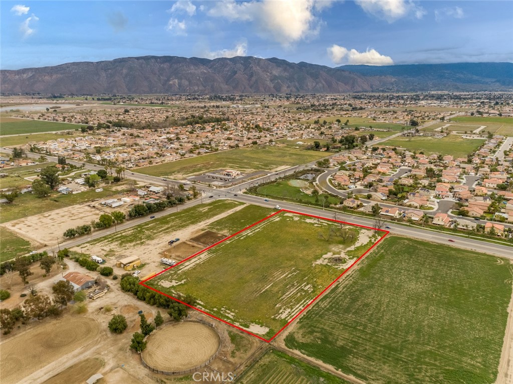 880 S Sanderson Street