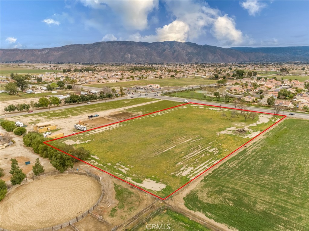 880 S Sanderson Street