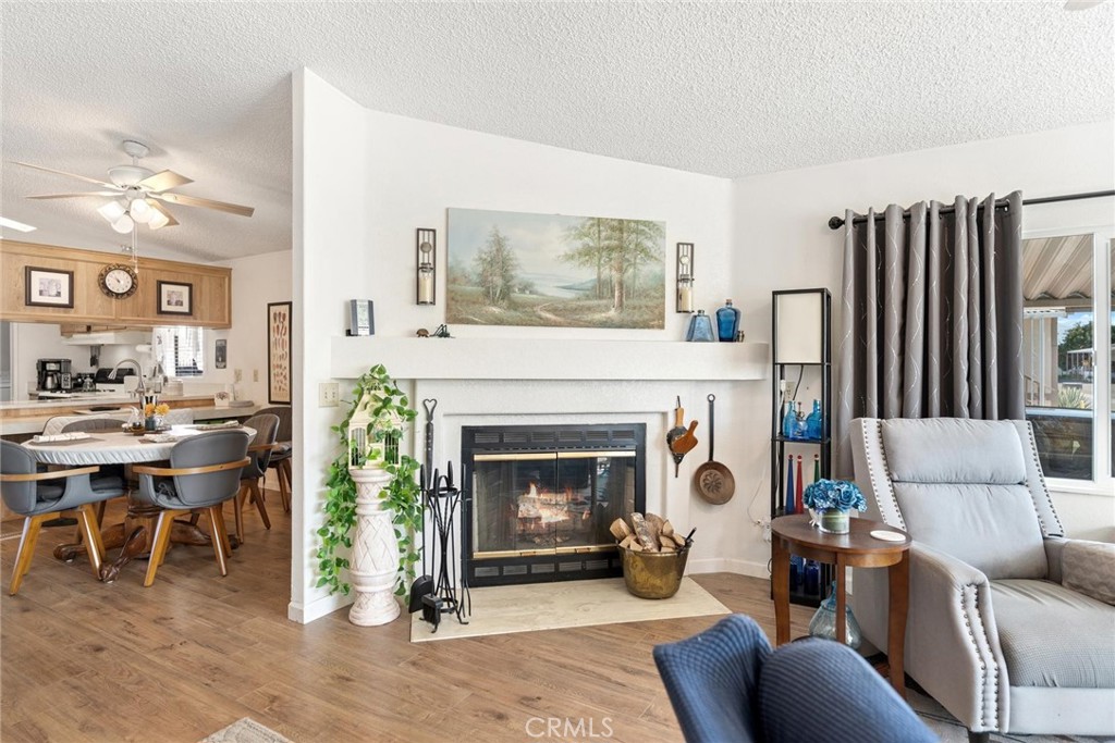 530 W Devonshire Avenue 23