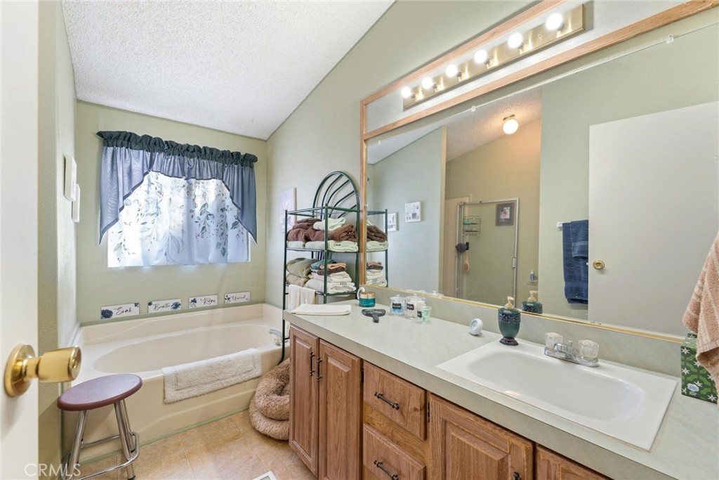 530 W Devonshire Avenue 23