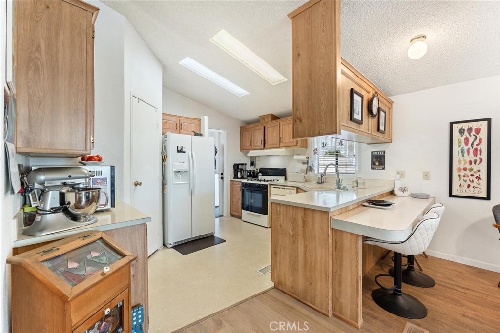 530 W Devonshire Avenue 23