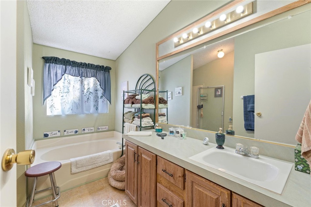 530 W Devonshire Avenue 23