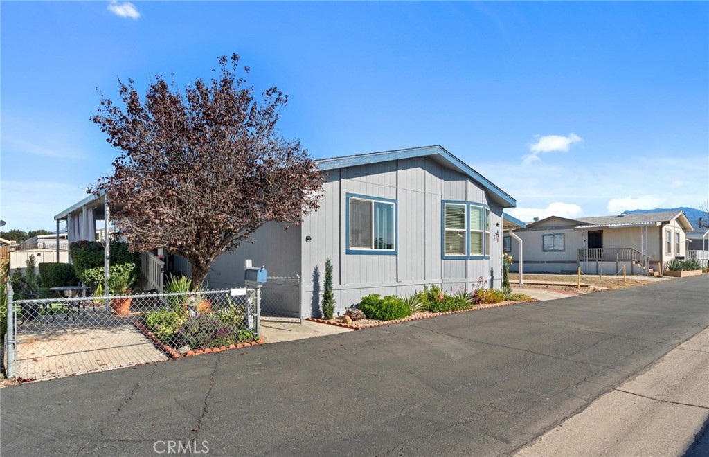 530 W Devonshire Avenue 23