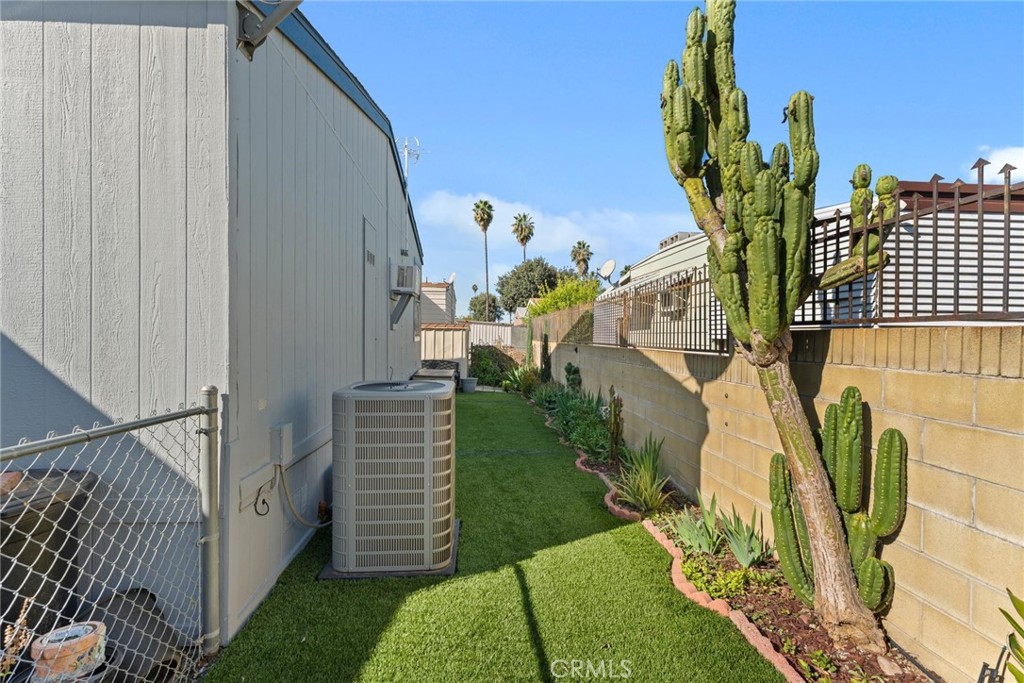 530 W Devonshire Avenue 23