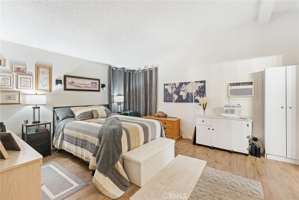 530 W Devonshire Avenue 23