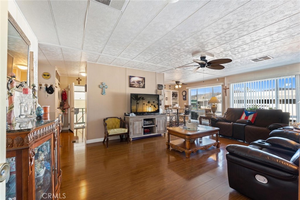 43531 E Acacia Avenue 15