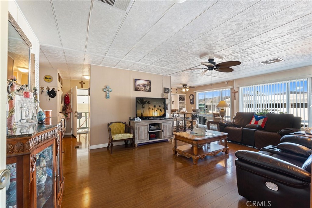 43531 E Acacia Avenue 15