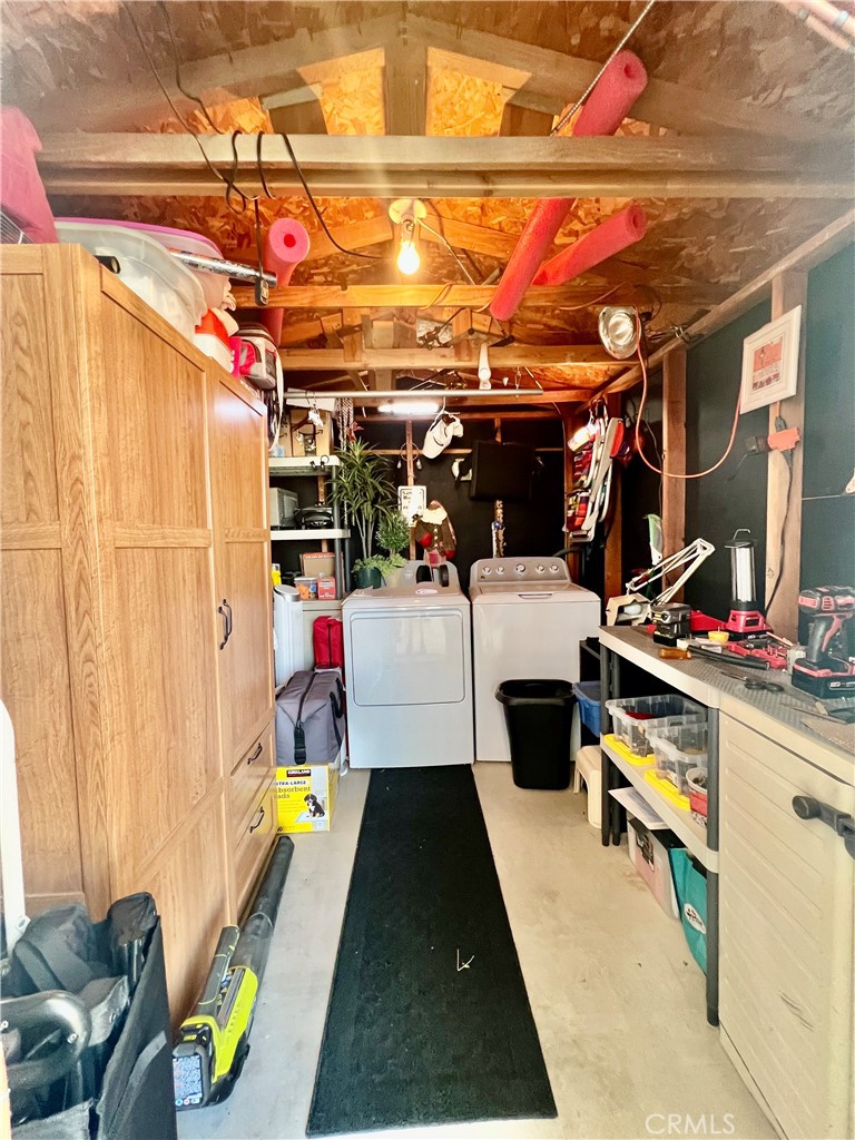 1295 S Cawston Avenue