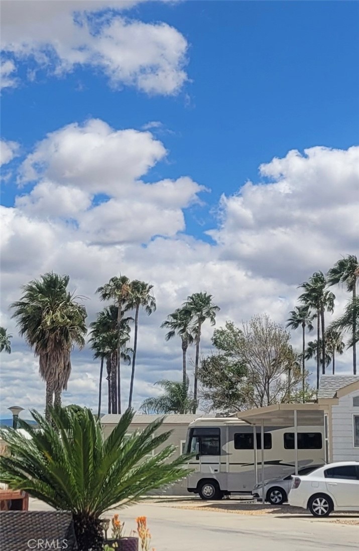 1295 S Cawston Avenue