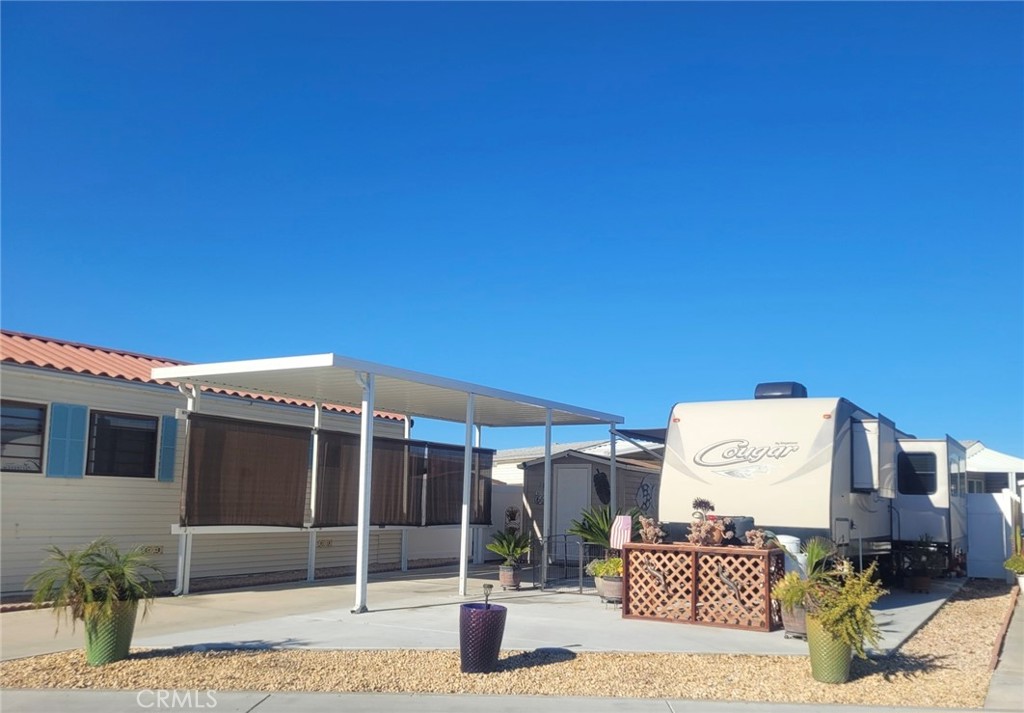 1295 S Cawston Avenue