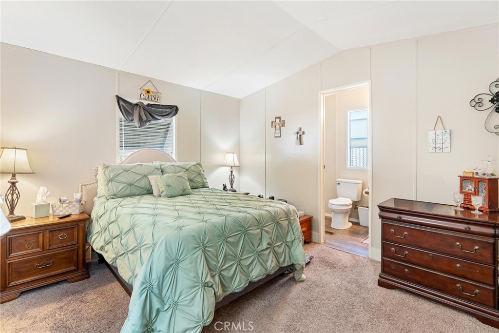 530 W Devonshire Avenue 37