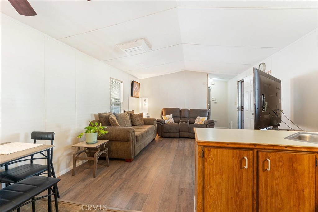 530 W Devonshire Avenue 37