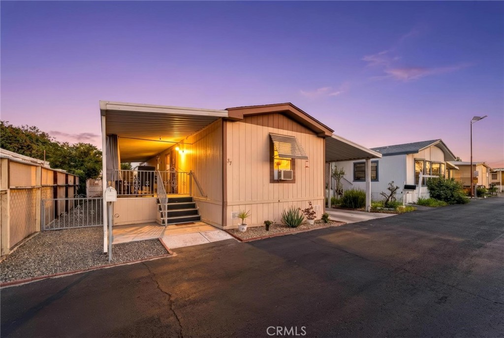 530 W Devonshire Avenue 37