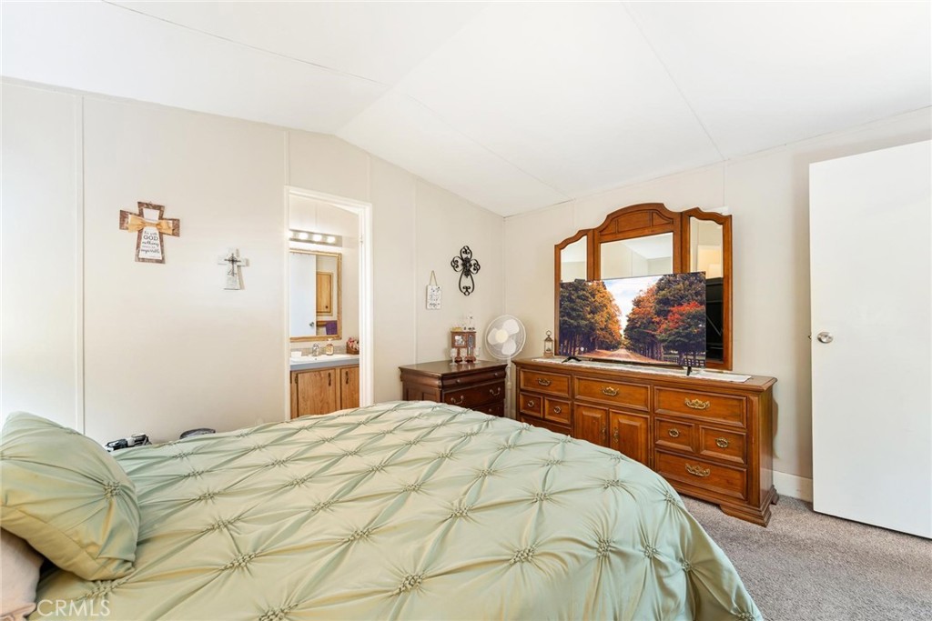 530 W Devonshire Avenue 37