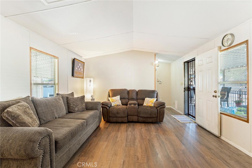 530 W Devonshire Avenue 37