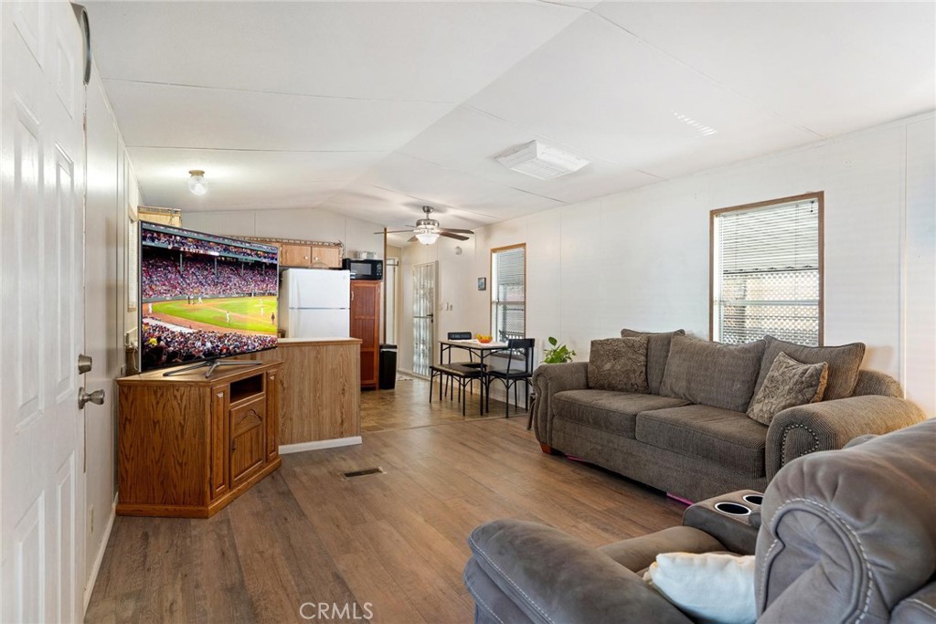 530 W Devonshire Avenue 37