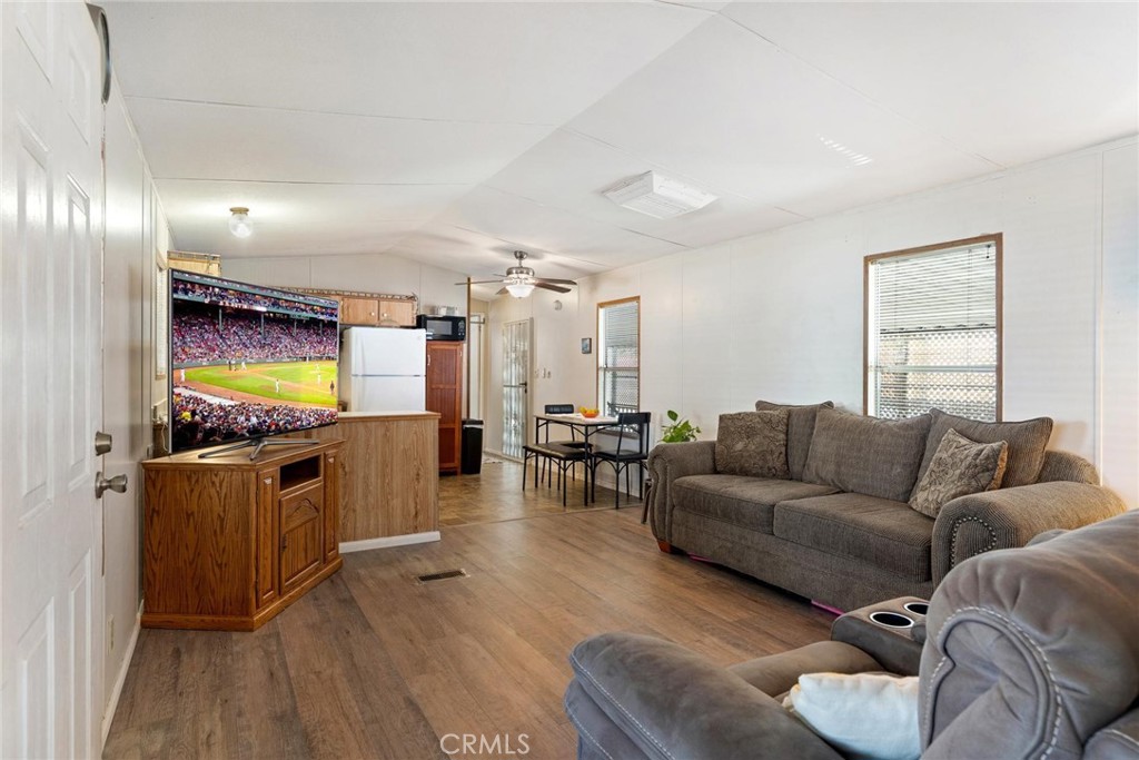 530 W Devonshire Avenue 37