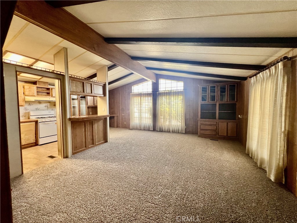 24600 Mountain Avenue