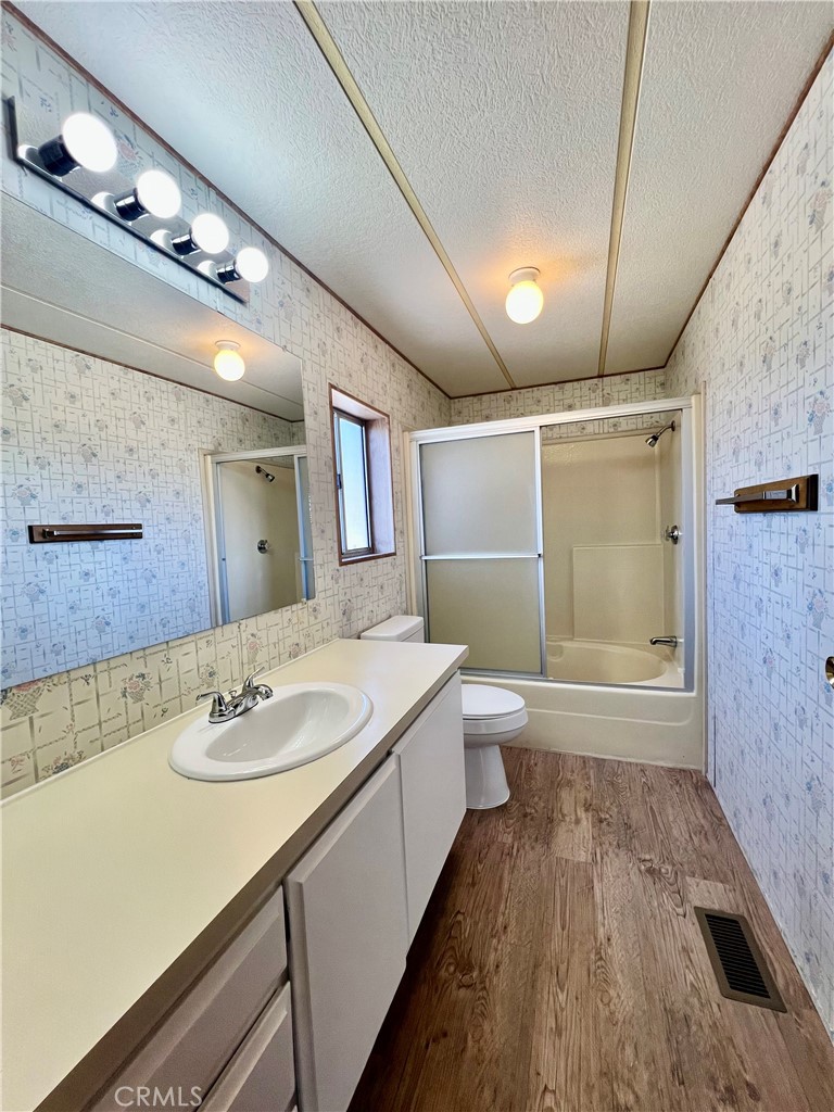 24600 Mountain Avenue