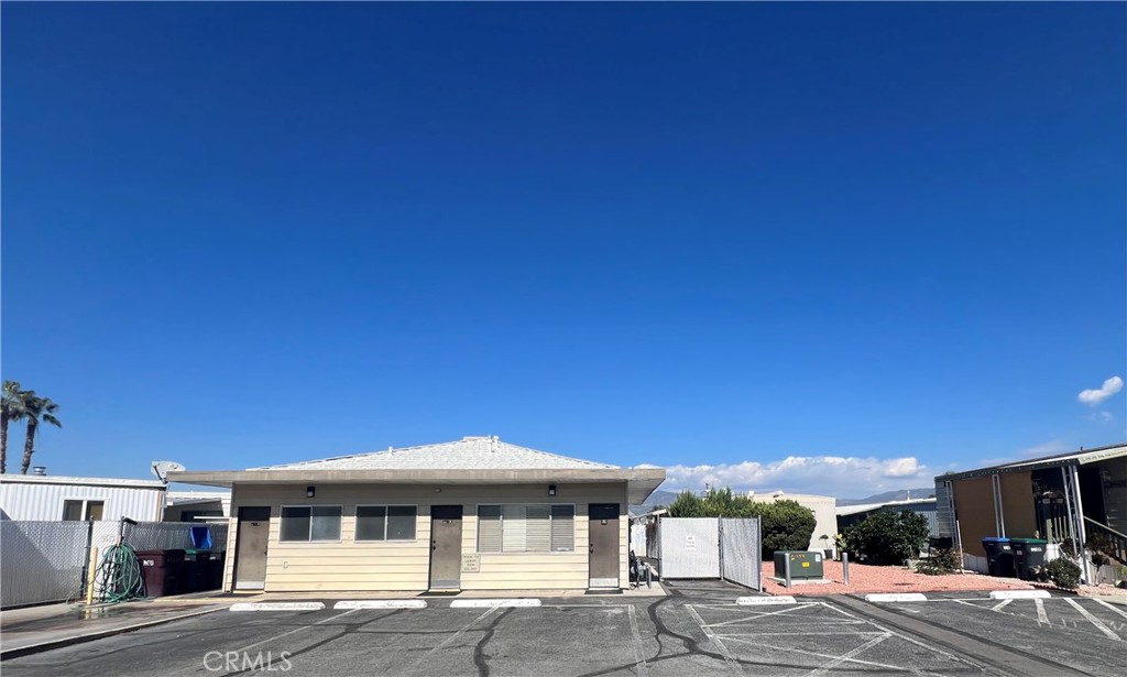 42751 E Florida Avenue