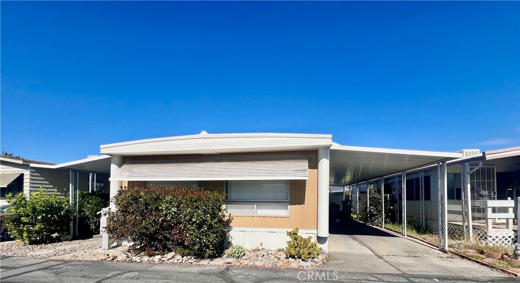 42751 E Florida Avenue